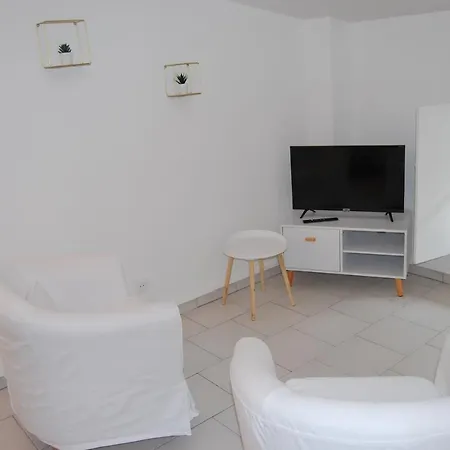 Apt T1 Cosy Et Ambiance Zen 